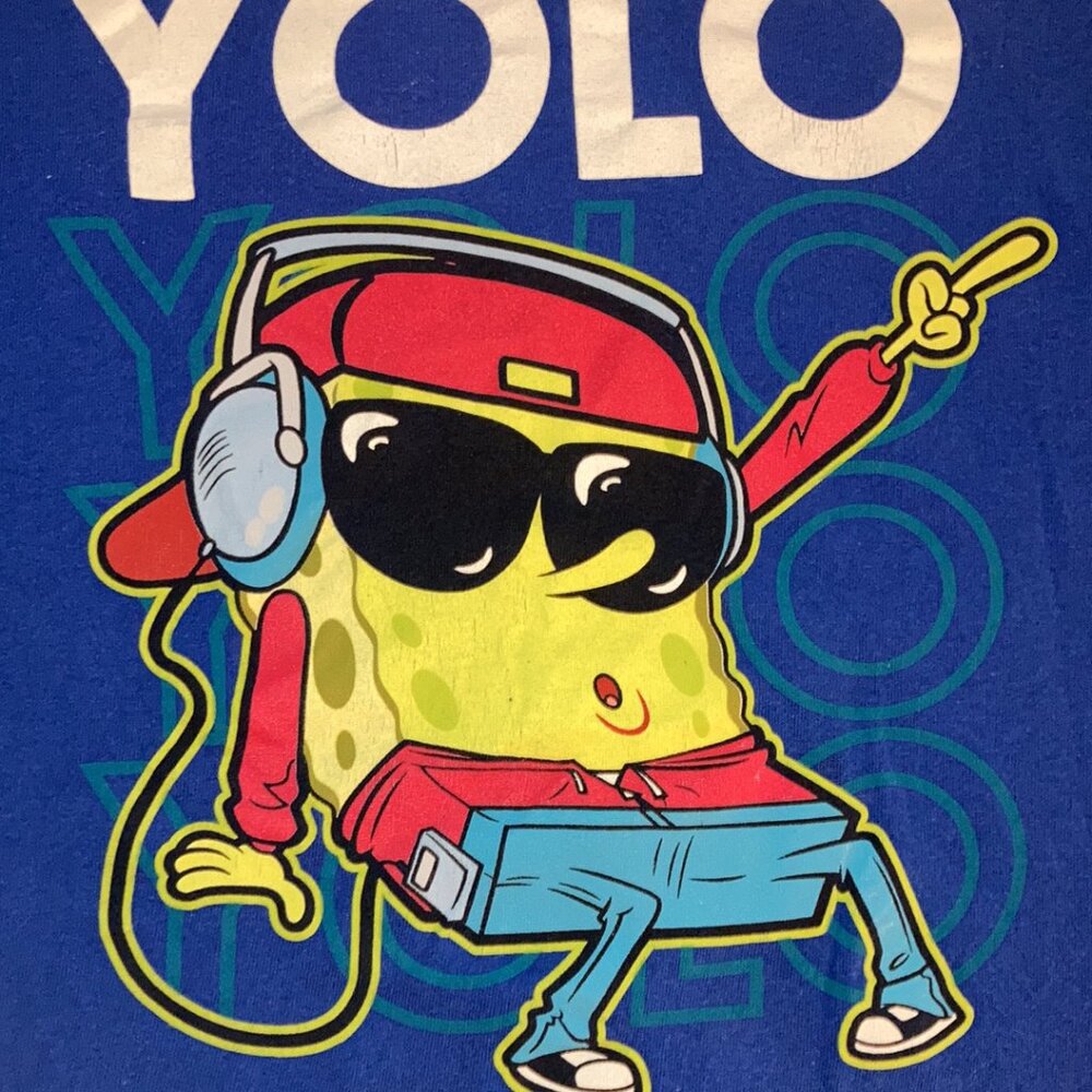 Nikelodeon Spongebob YOLO shirt